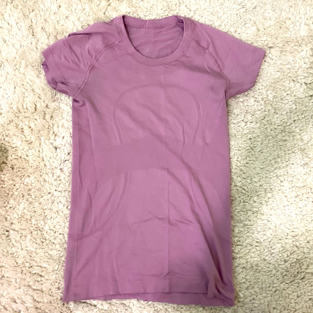 Lululemon swiftly tech tee. Purple color. Size 6.